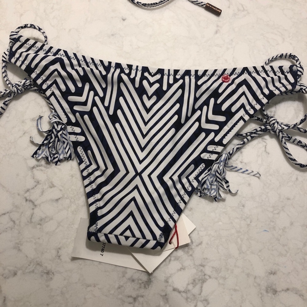 Red Carter Azteca Reversible Bikini - Picture 4 of 7